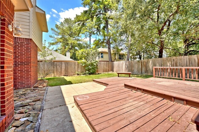 15810 Hollow Rock Dr in Houston, TX - Foto de edificio - Building Photo