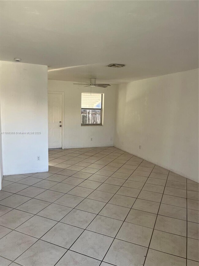 2236 Jackson St in Hollywood, FL - Building Photo - Building Photo