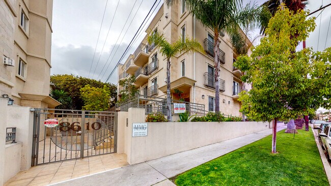 8610 Chalmers Dr in Los Angeles, CA - Building Photo - Building Photo