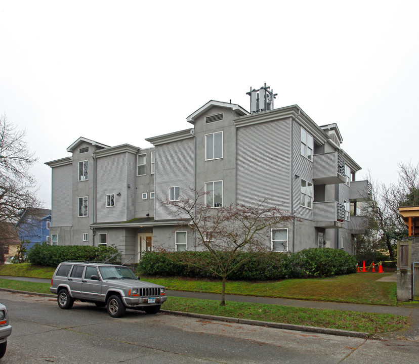 Virgetta Apartments in Seattle, WA - Building Photo