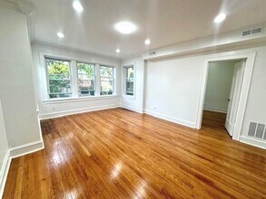6724 N Campbell Ave in Chicago, IL - Building Photo - Building Photo