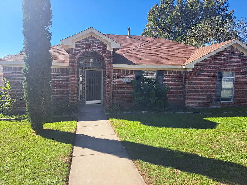 10331 Lone Pine Ln in Fort Worth, TX - Building Photo