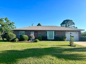4107 Santiago St in Sebring, FL - Building Photo