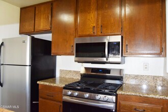 28725 Conejo View Dr in Agoura Hills, CA - Building Photo - Building Photo