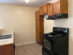 7545 Windsor Oaks in San Antonio, TX - Building Photo - Building Photo