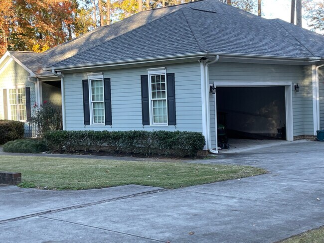 Room in House on Ray Rd in Raleigh, NC - Building Photo - Building Photo