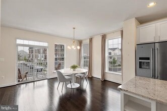 46077 Hall Rd in Sterling, VA - Building Photo - Building Photo