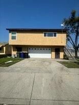 11621 Center St in South Gate, CA - Building Photo