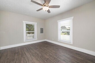 411 W Page St in Springfield, MO - Building Photo - Building Photo