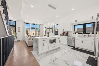 121 Prospect St in Jersey City, NJ - Building Photo - Building Photo