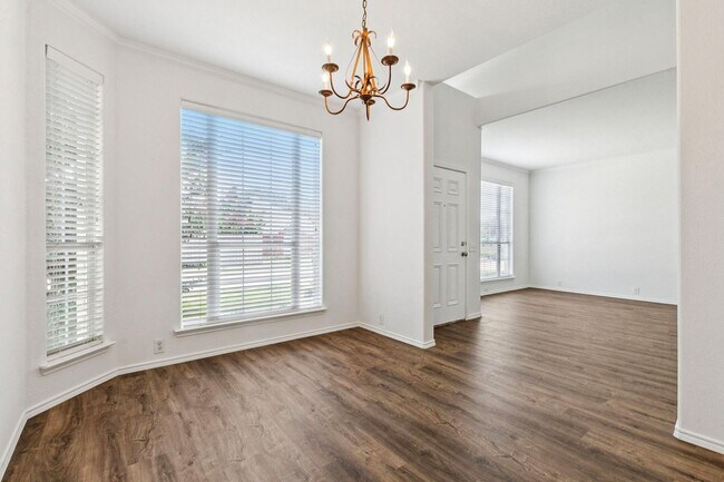 6439 Chester Dr in Frisco, TX - Foto de edificio - Building Photo