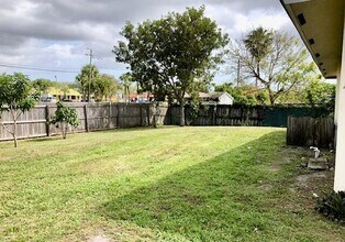 4613 Myla Ln in West Palm Beach, FL - Building Photo - Building Photo