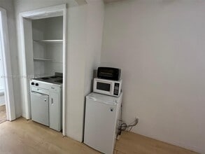 4841 SW 45th Ave in Fort Lauderdale, FL - Building Photo - Building Photo