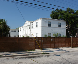 938 SW 6th St Apartments