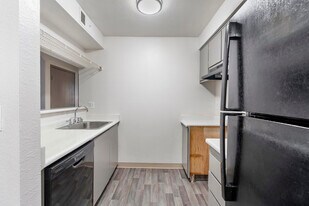 Silver Spring in Sparks, NV - Building Photo