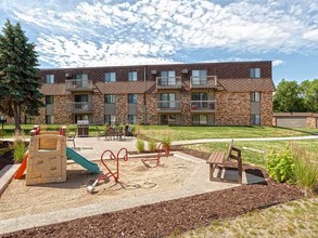 The Bluffs in Monticello, MN - Foto de edificio - Building Photo