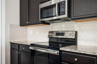 1611 Meadow Crossing in East Point, GA - Building Photo - Building Photo