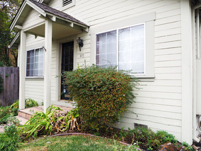 445 2nd St W in Sonoma, CA - Foto de edificio - Building Photo