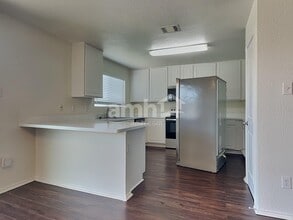 8528 Hawkview Dr in Fort Worth, TX - Building Photo - Building Photo