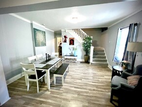 3004 E Michigan St in Indianapolis, IN - Foto de edificio - Building Photo