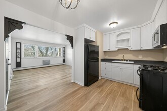 245 Country Club Dr in Lake Geneva, WI - Building Photo - Building Photo