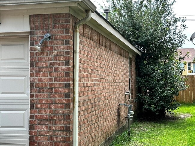 property at 4527 Estate Dr