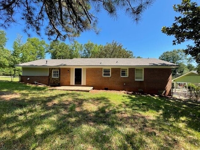 418 E Northwoods Dr in Griffin, GA - Building Photo - Building Photo