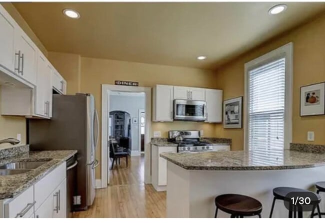 2973 S Kinnickinnic Ave in Milwaukee, WI - Building Photo - Building Photo
