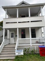 28 Wyoming St in Carbondale, PA - Building Photo