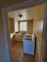 105 E 8th St, Unit A in Bakersfield, CA - Building Photo - Building Photo