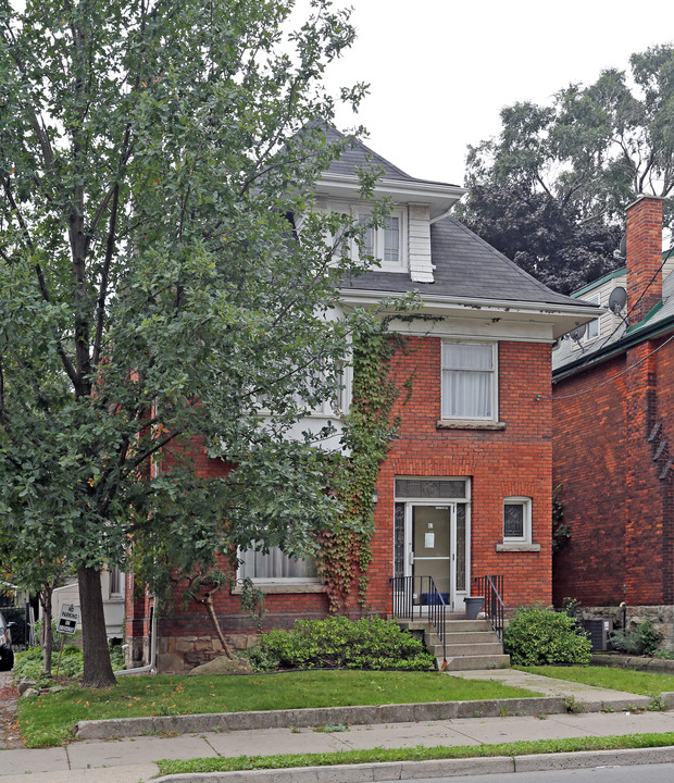 82 Stinson St in Hamilton, ON - Building Photo