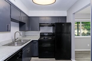 Riverside Heights in Riverside, MO - Building Photo