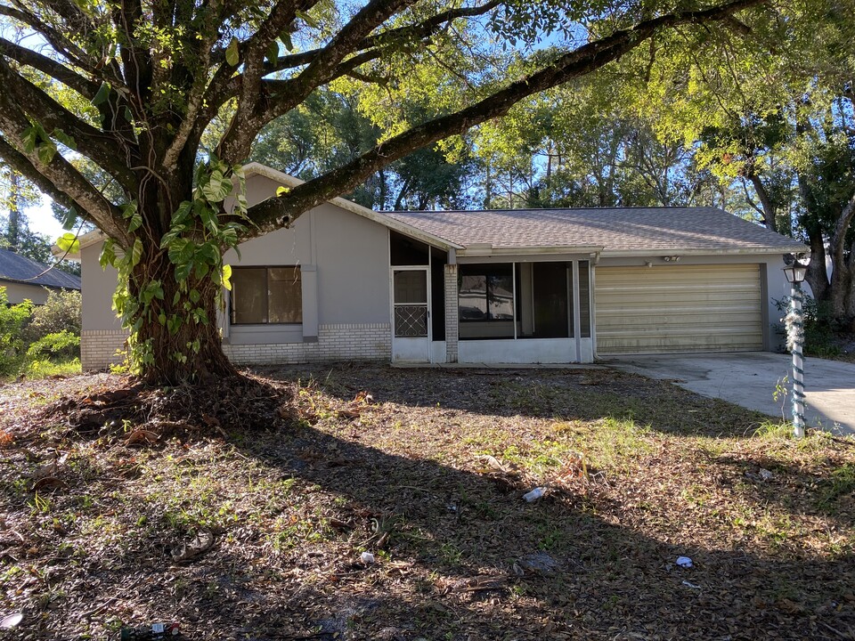 186 Bali St SE in Palm Bay, FL - Building Photo