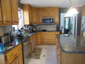 208 Dino Rd in Bristol, CT - Building Photo - Building Photo
