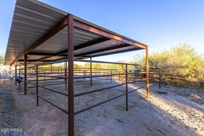 39627 N 5th Ave in Phoenix, AZ - Foto de edificio - Building Photo
