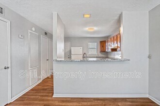 3221 Ryan St in Lake Charles, LA - Building Photo - Building Photo