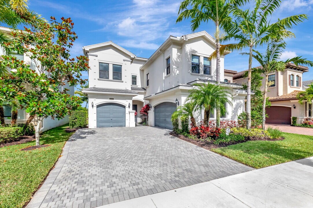 16317 Cabernet Dr in Delray Beach, FL - Building Photo