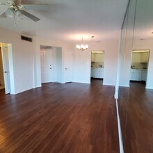 1200 N Shore Dr NE, Unit Shore Crest Condo in St. Petersburg, FL - Building Photo - Building Photo
