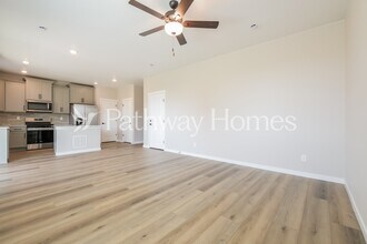 9491 Yampa St in Commerce City, CO - Foto de edificio - Building Photo