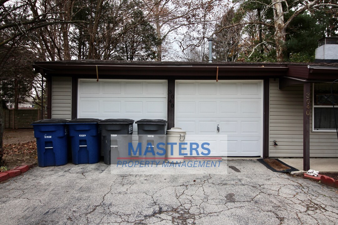 3040 E Lincolnshire Blvd in Toledo, OH - Building Photo