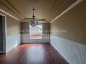 3684 Nottingham Dr in Richland, WA - Building Photo - Building Photo