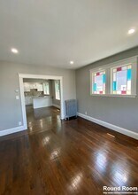 50 Spring St, Unit 2 in Boston, MA - Foto de edificio - Building Photo