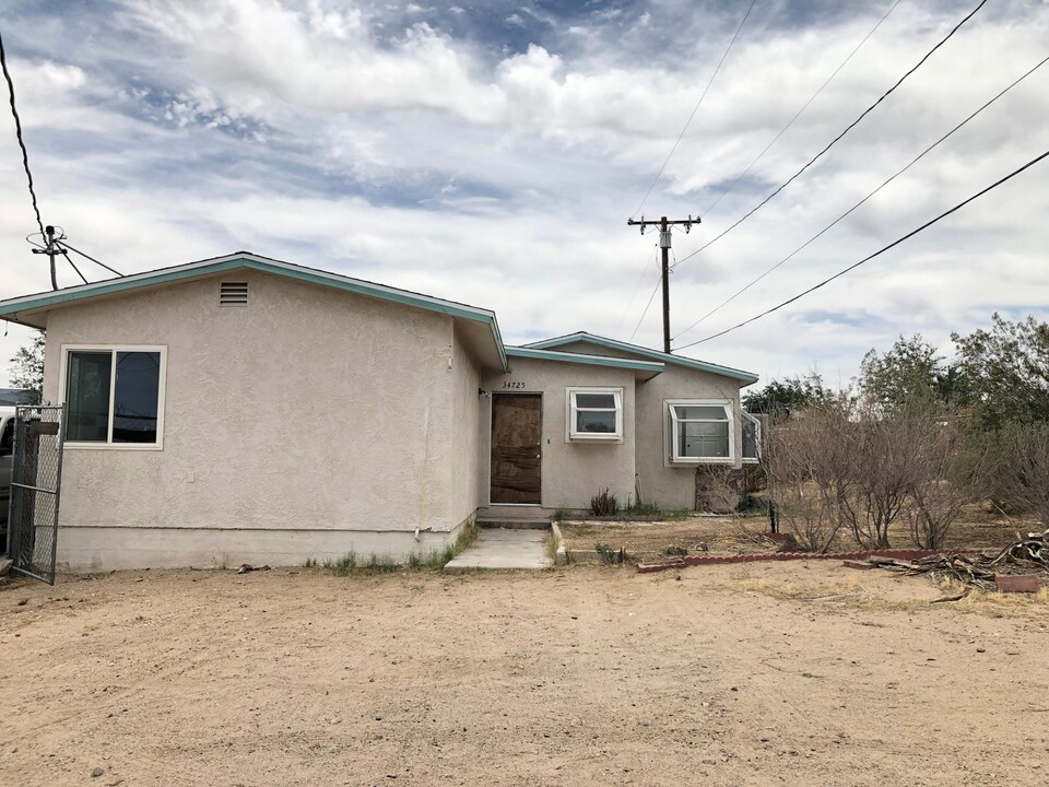 34725 G St in Barstow, CA - Building Photo