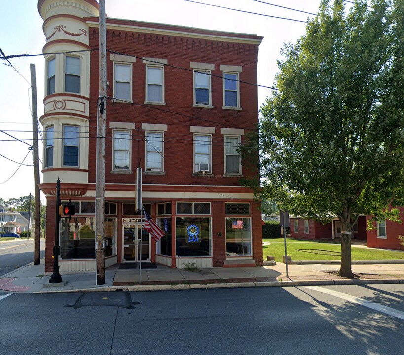 256 S Market St in Elizabethtown, PA - Building Photo