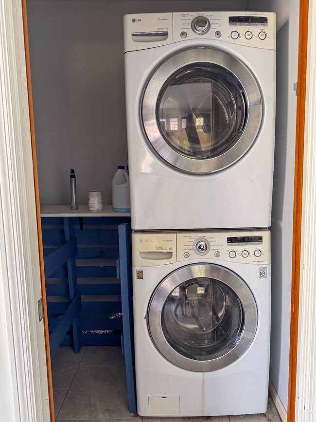 9245 Summit Dr in Birmingham, AL - Building Photo - Building Photo