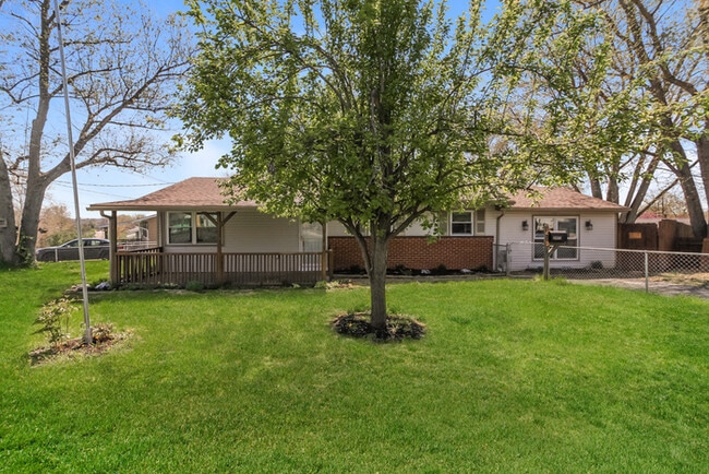 property at 2415 Lynnfork Ave