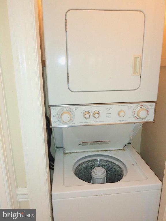 2043 Mt Vernon St in Philadelphia, PA - Building Photo - Building Photo