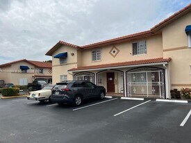 2208 W 74th St in Hialeah, FL - Building Photo
