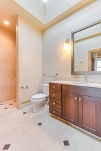 541 E Erie St, Unit 3rd Ward Penthouse Condo in Milwaukee, WI - Building Photo - Building Photo