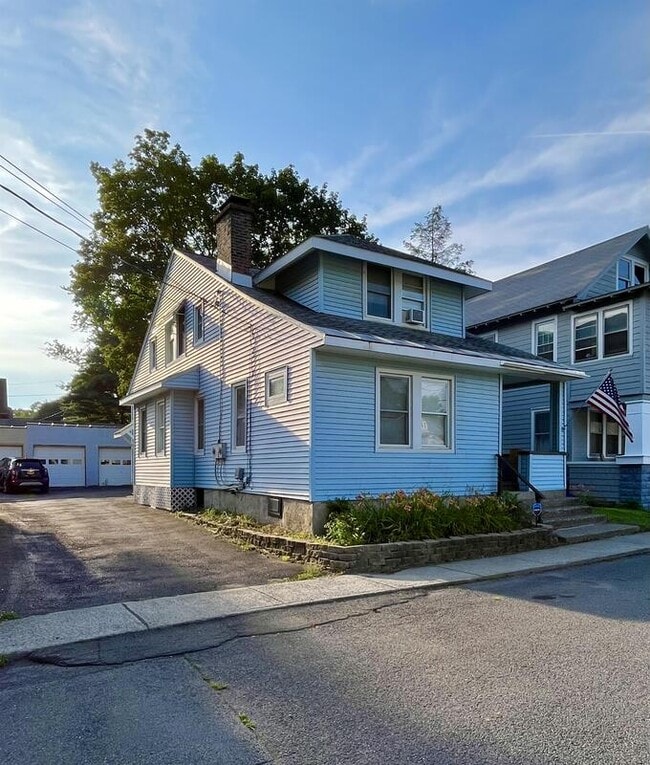 1823 8th St in Rensselaer, NY - Building Photo - Building Photo